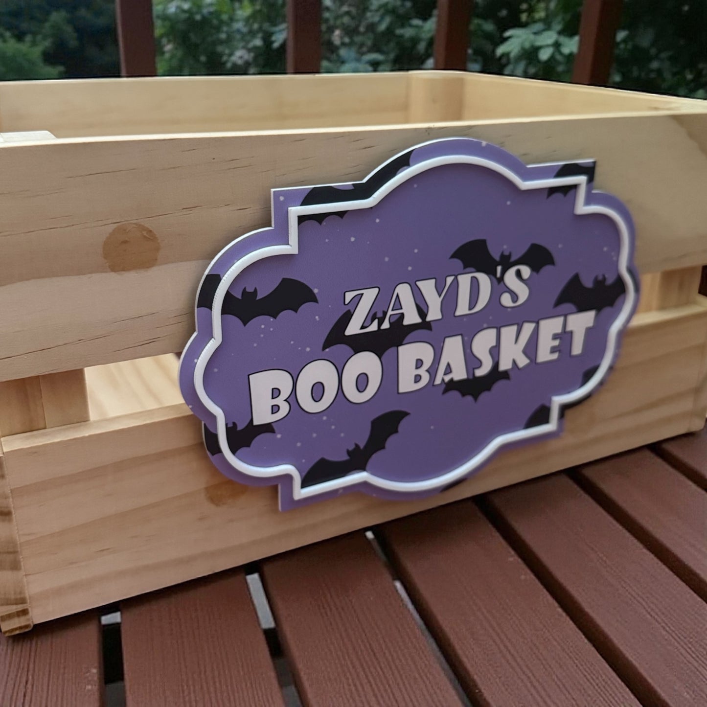 Interchangable crate with seasonal plaques