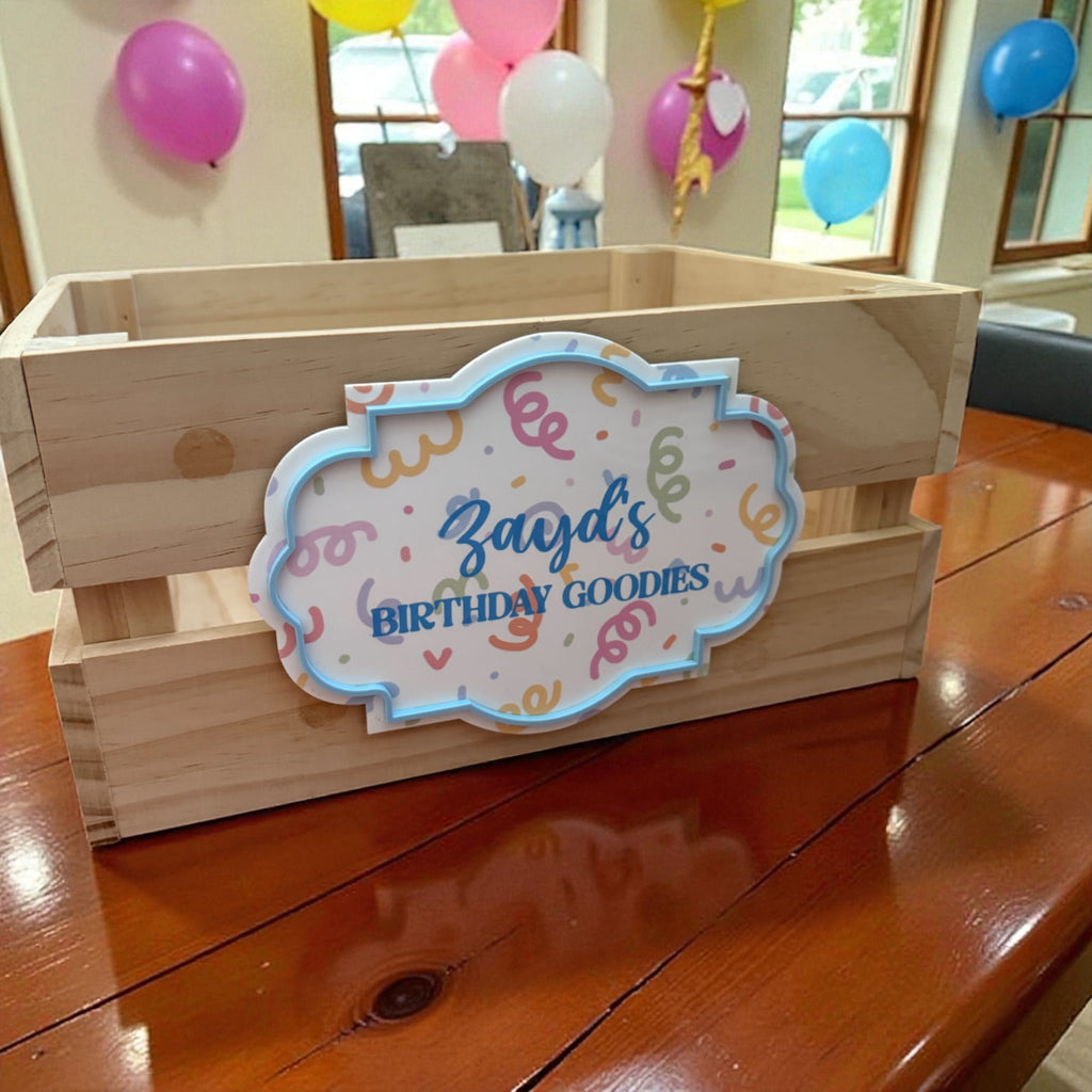 Interchangable crate with seasonal plaques