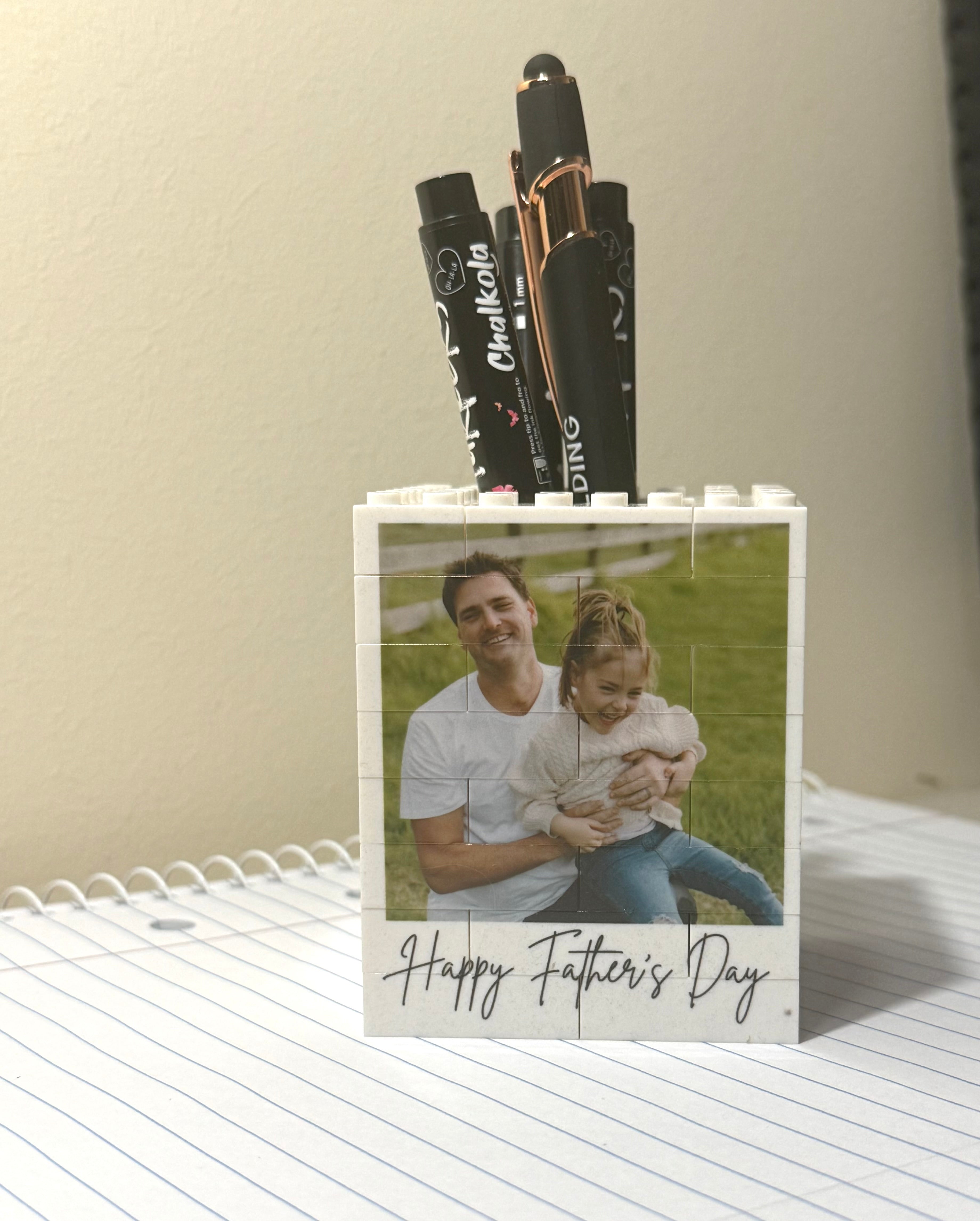 Building blocks pen holder