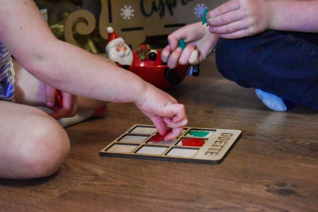 Christmas tic tac toe