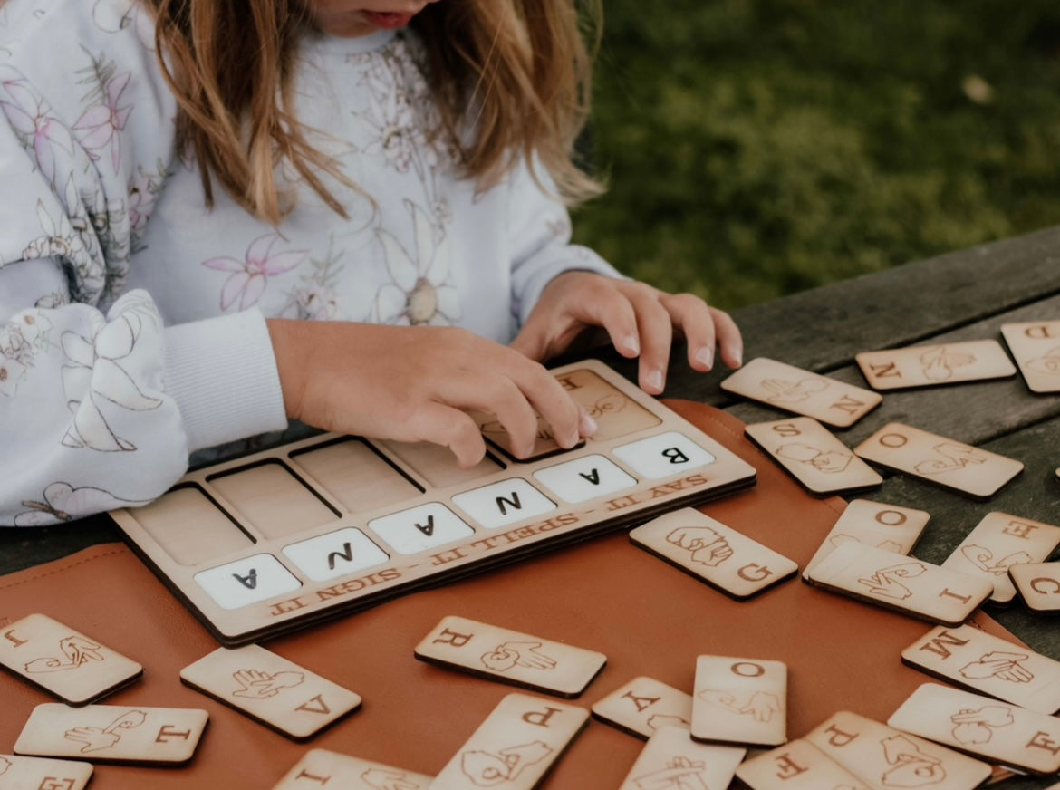 Auslan sign language learning board - 4 Little Dreamers