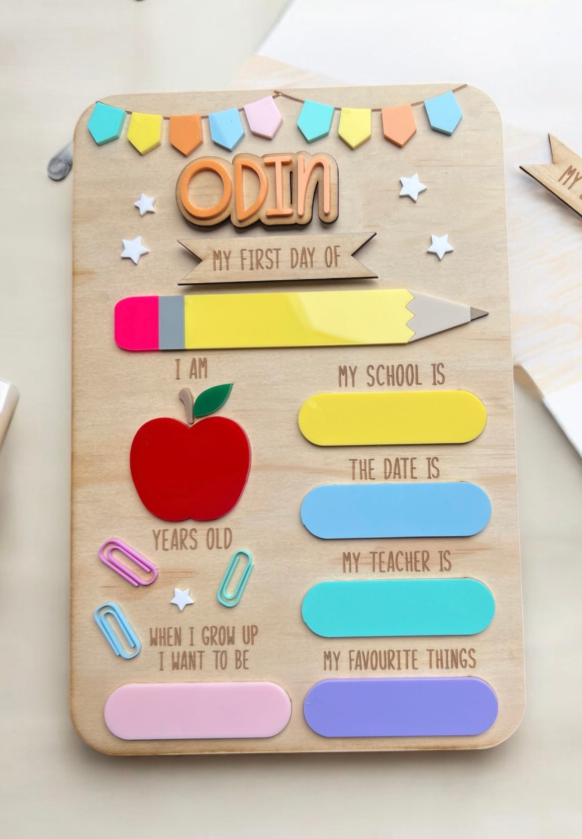 Interchangeable first day/last day board