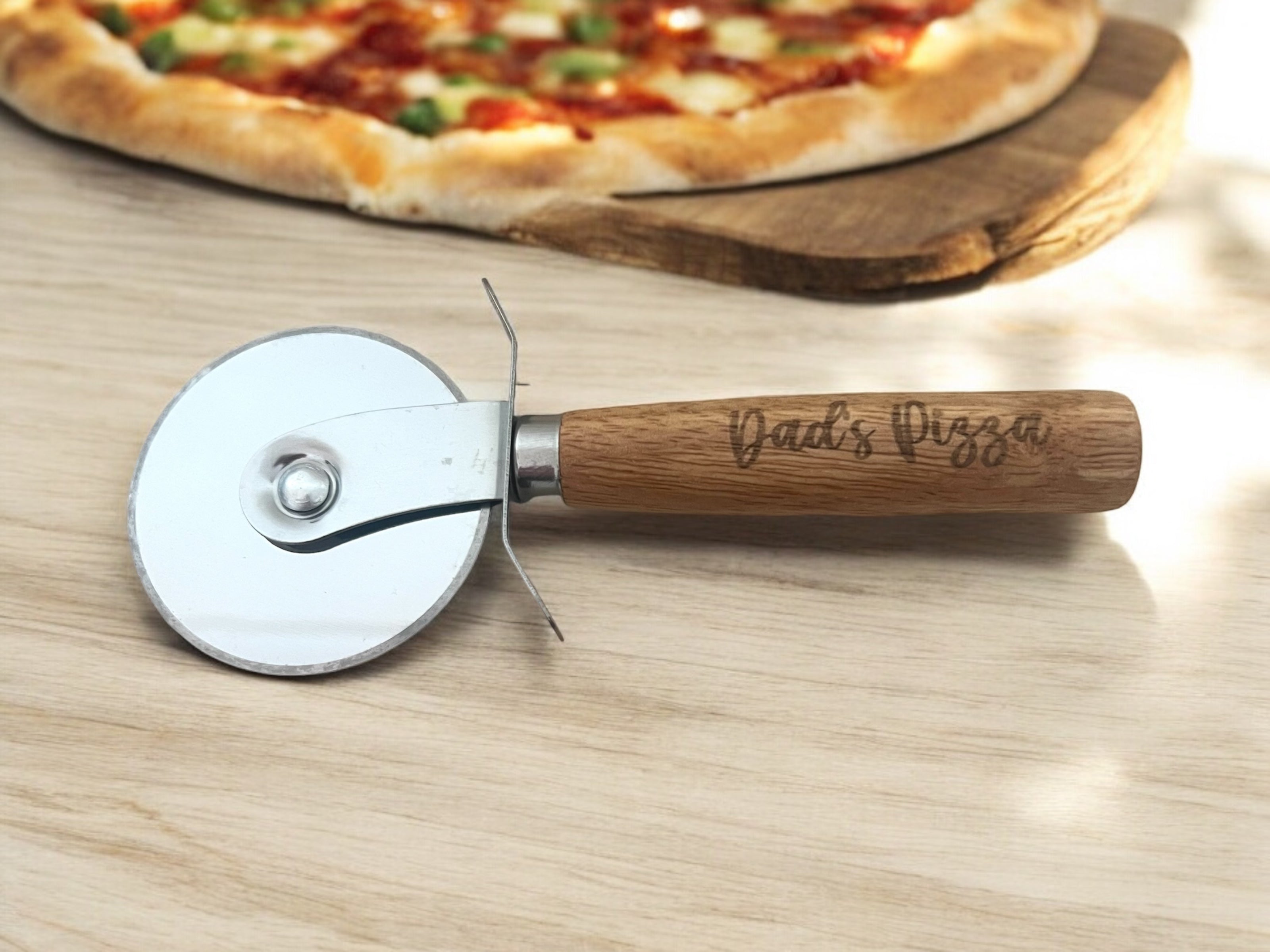 Personalised pizza cutter - 4 Little Dreamers