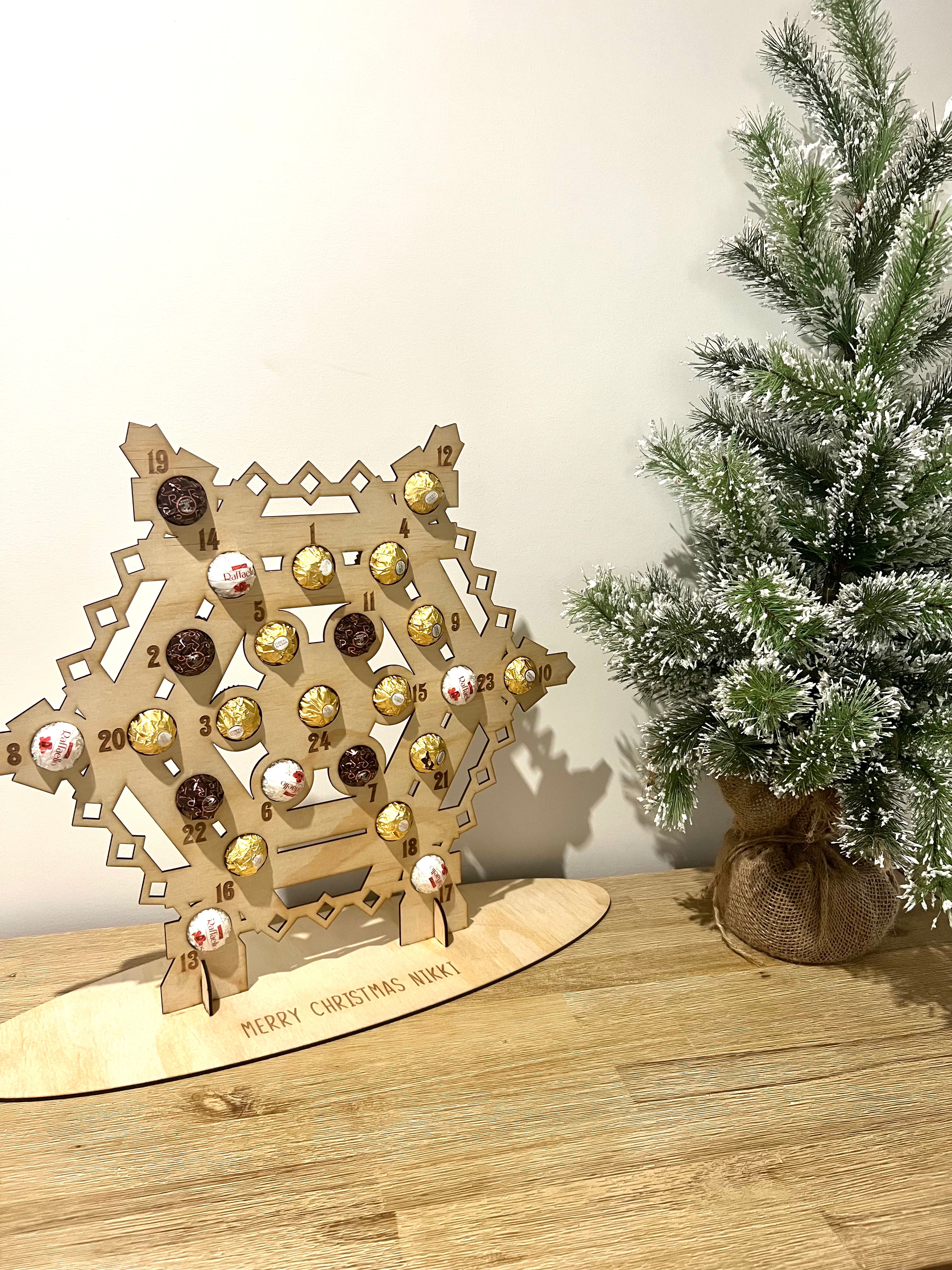 Snowflake Christmas countdown - 4 Little Dreamers