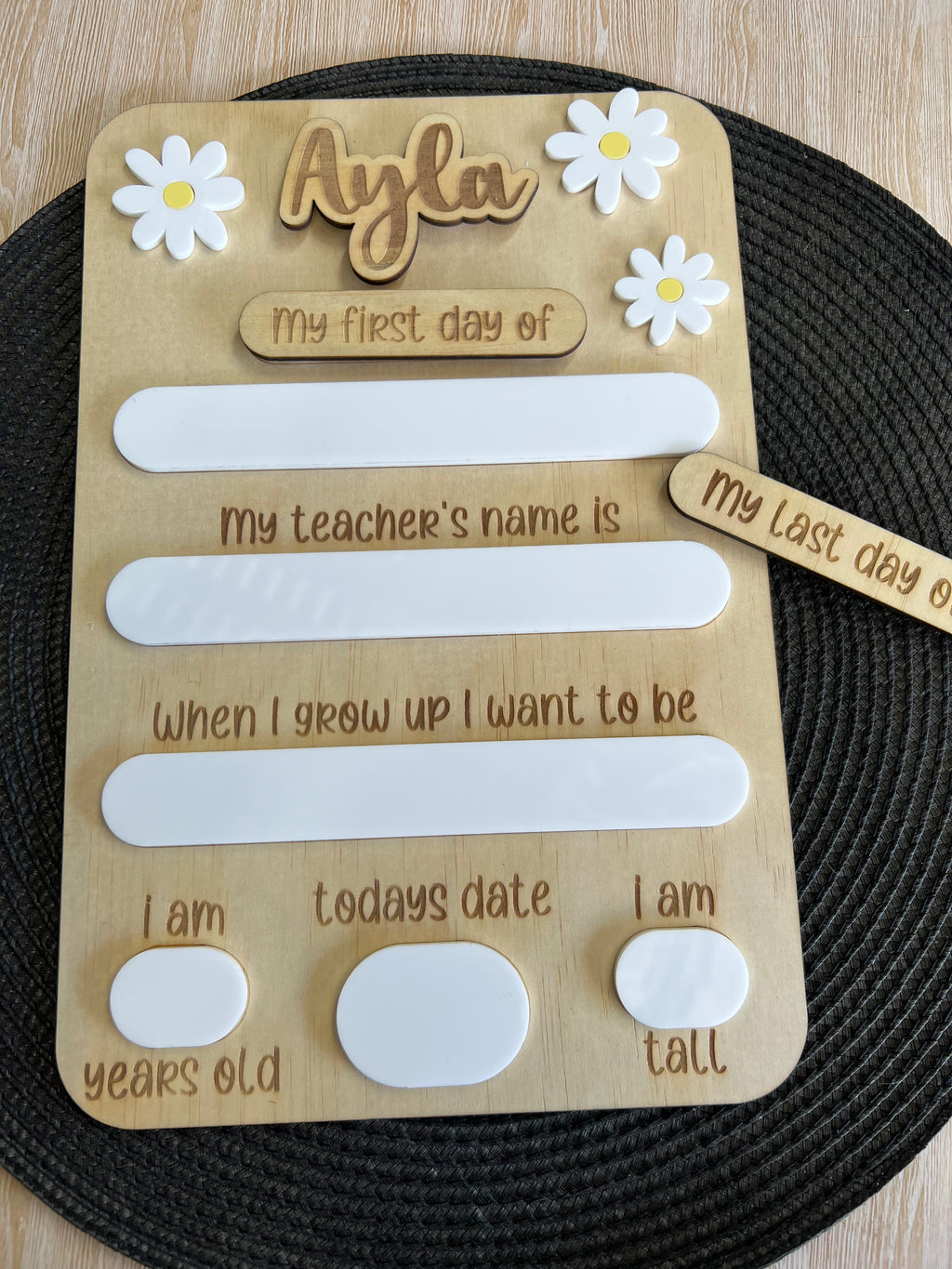 Interchangeable first day/last day board - 4 Little Dreamers